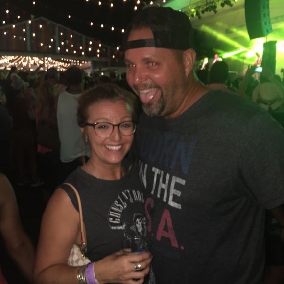 Live Like Listing: Shop my closet, low starts, under $10. - Picture 9 of 16